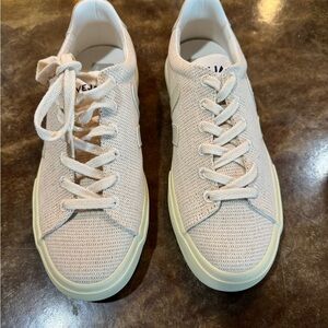 BRAND NEW STILL IN BOX-Veja Women's Off-White Knit Sneakers